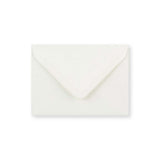 Let hvid ribbet kuvert (90 g/m²) 82x113 mm (C7)